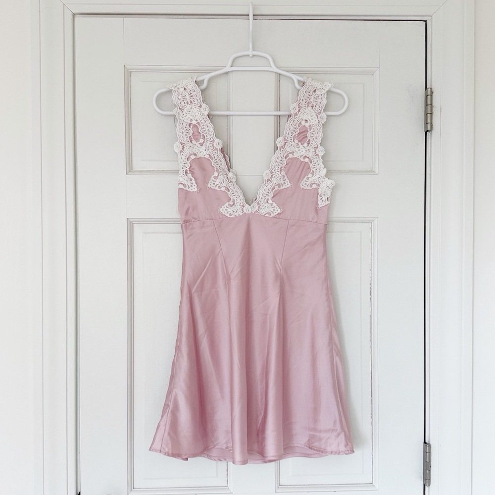 NWT LE LIS Ring Ring Mini dress size S pink ivory lace satin - Picture 2 of 7